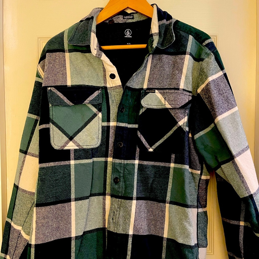 Men’s waffle lined flannel shirt jacket.